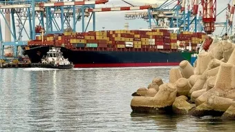 First Container Train Sets Off from Bay Port